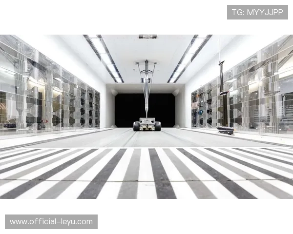 F1新赛季车队震荡与冠军争夺格局深度解析及车手转会动态全景追踪