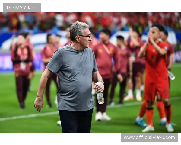 国足新帅首秀告捷引爆球迷热议联赛争冠形势再生变数豪门纷纷调整战略