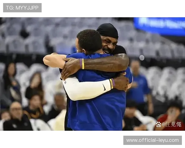 NBA季后赛最新动态：勇士队迎战湖人，詹姆斯和库里争夺总冠军席位