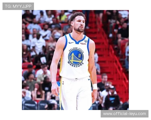 勇士队新赛季备战进入关键期 库里和汤普森恢复状态情况引关注