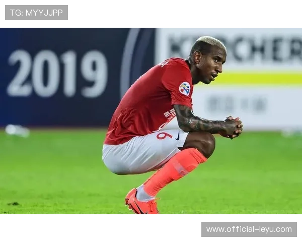 恒大连胜势不可挡,最新转会与赛程引球迷热议