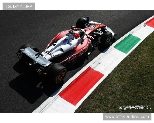 梅赛德斯与红牛赛季激战，汉密尔顿与维斯塔潘争夺积分榜领先