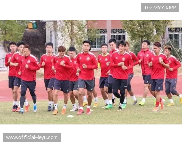 欧洲劲旅逆转夺冠，球迷热议明星球员关键表现