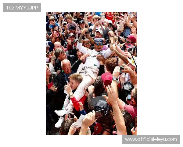 F1赛季激战正酣 路易斯汉密尔顿与查尔斯勒克莱尔争夺年度总冠军