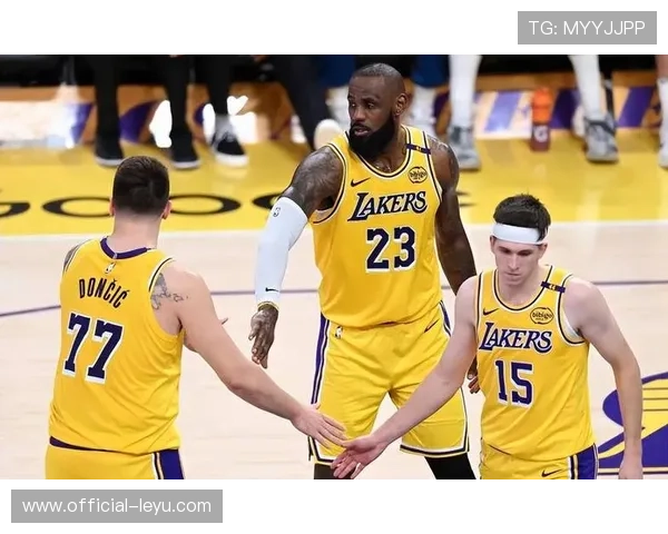 湖人核心球员状态回升带队连胜 勇士新秀表现引关注